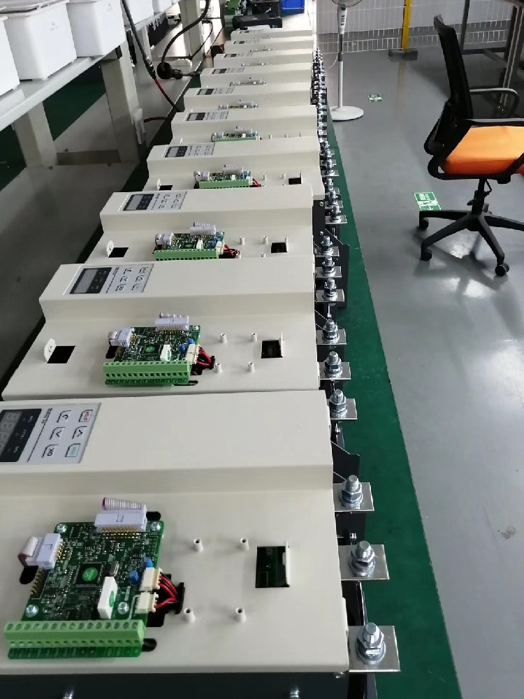 电力调整器与变频器在某些应用场景下功能有重叠，如何抉择使用哪一个？